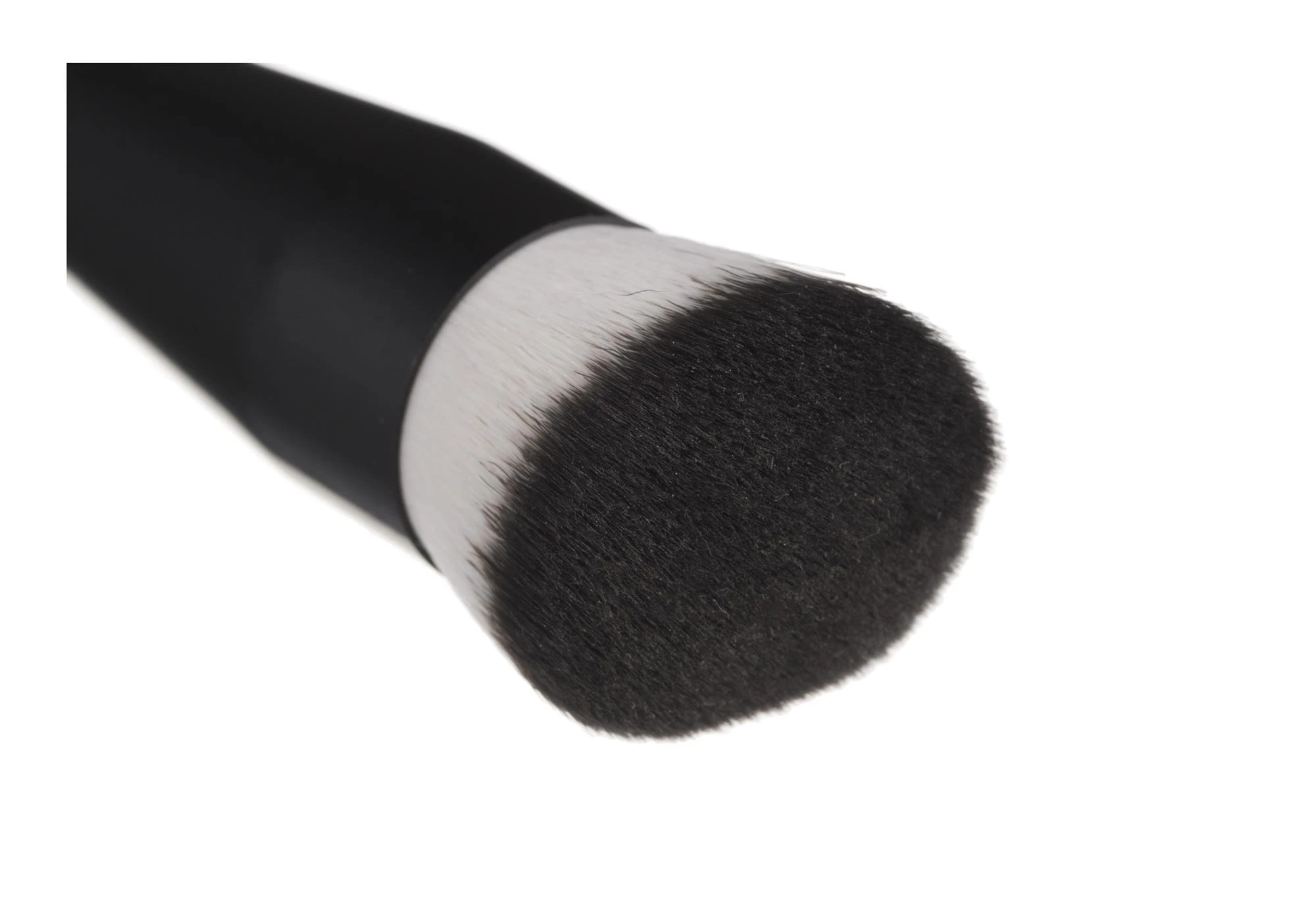 "Nyx Professional Makeup" - "Can't Stop Won't Stop" makiažo pagrindo šepetėlis