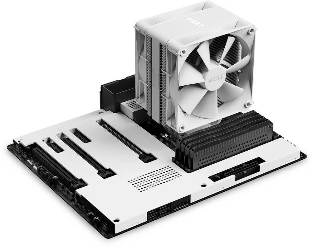 NZXT T120 aušintuvas ant pagrindinės plokštės