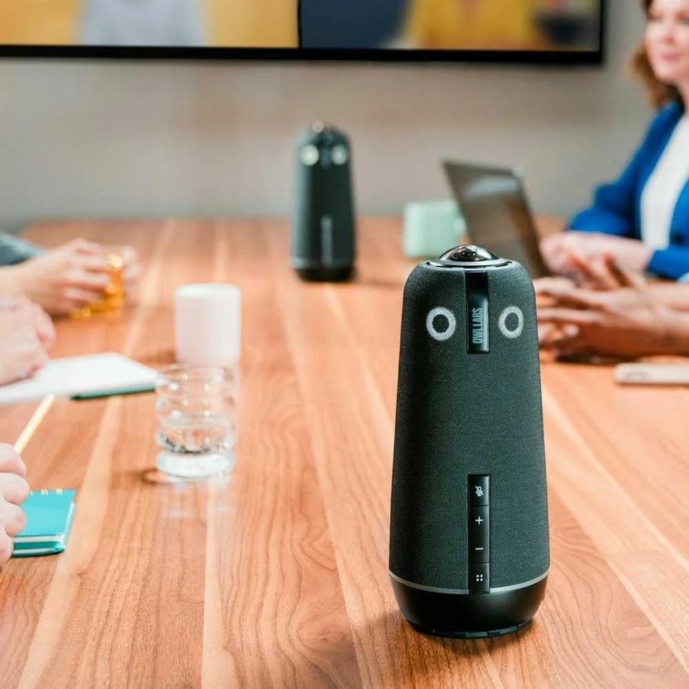 Owl Labs Meeting Owl 4+ 360 laipsnių, 4K išmanioji vaizdo konferencijų kamera, mikrofonas ir garsiakalbis (automatinis garsiakalbio fokusavimas, išmanusis priartinimas ir triukšmo išlyginimas)