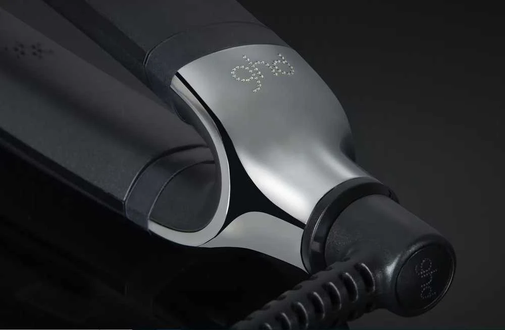 GHD Platinum+ Plaukų tiesintuvas, juodos spalvos