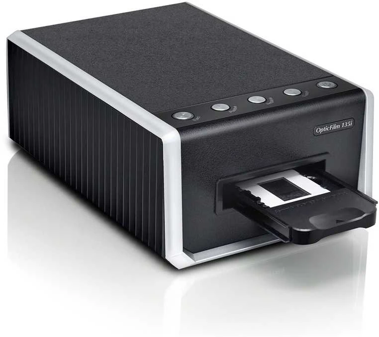 Skeneris Plustek OpticFilm 135 i