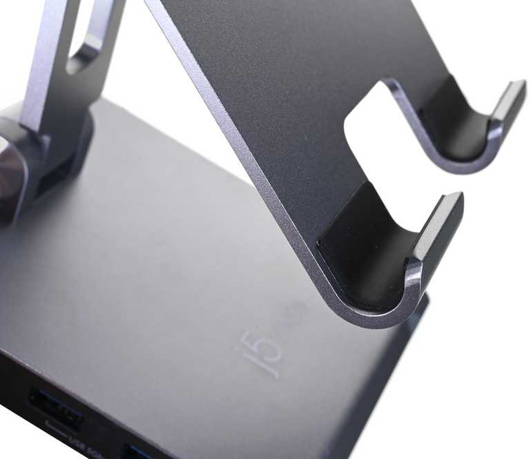 „J5create“ – daugiakampis stovas su prijungimo stotele, skirtas „iPad Pro“