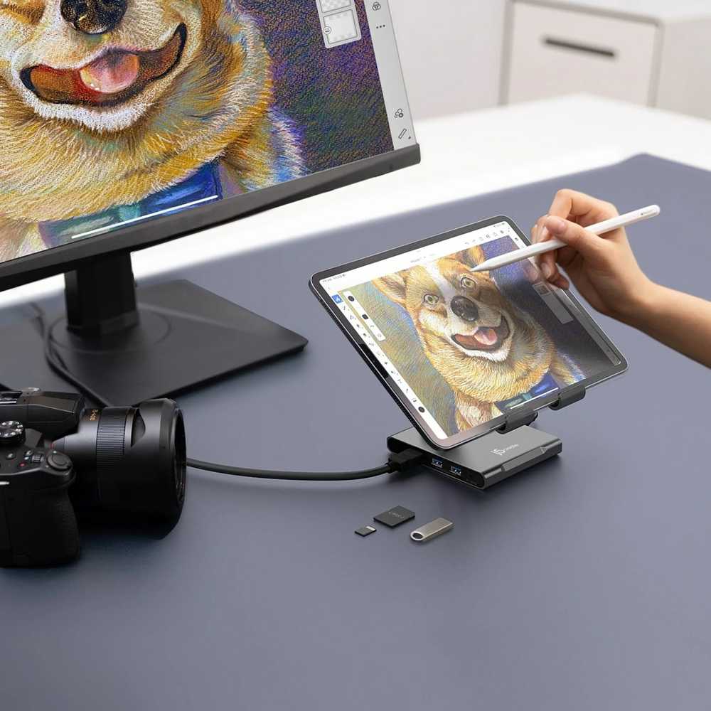„J5create“ – daugiakampis stovas su prijungimo stotele, skirtas „iPad Pro“