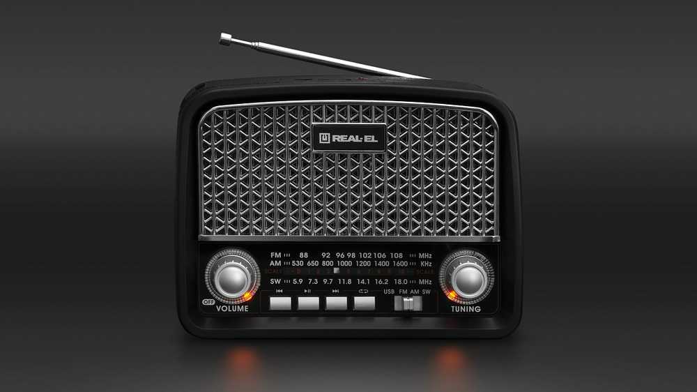 Radijas REAL-EL X-520 juodos spalvos