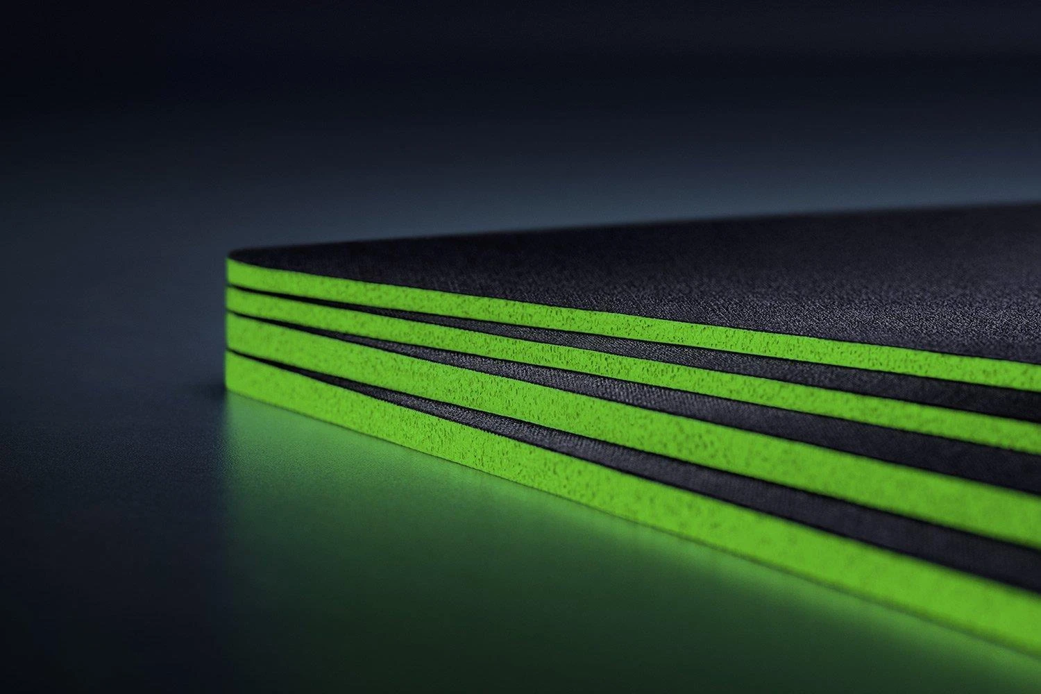 Pelės kilimėlis žaidimams Razer Gigantus V2 Soft Medium, 360 x 3 x 275 mm, Juodas