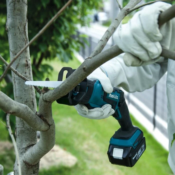 Makita Akumuliatorinis tiesinis pjūklas DJR183Z 18V Be akumuliatoriaus ir kroviklio