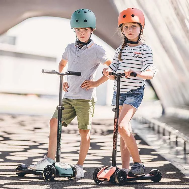 Scoot and Ride Scoot & Ride Highwaykick 5 LED Forest