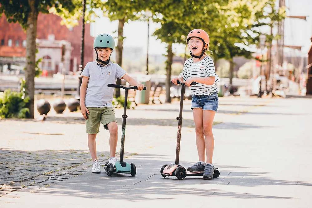 Scoot and Ride Scoot & Ride Highwaykick 5 LED Forest