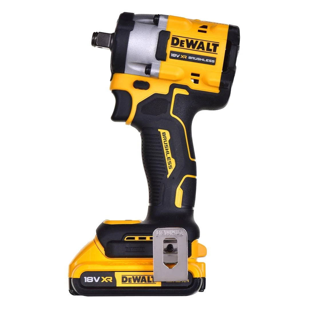 DeWALT smūginis veržliasukis DCF921D2T 18V 1/2", 406Nm, 2x2.0 Ah, TSTAK lagaminas