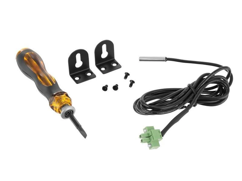 AZO SAULĖS VALDIKLIS MPPT-30D PRO (LCD)