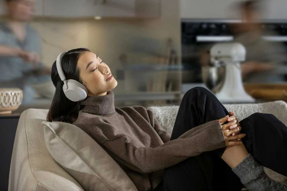 Belaidės ausinės Sony WH-1000XM5 su triukšmo slopinimo technologija, Sidabrinės