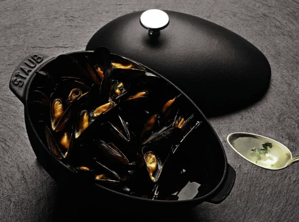 Staub kriauklinis vazonas 25 cm juodas