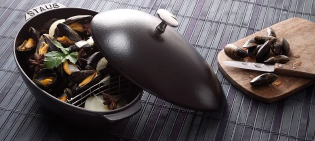 Staub kriauklinis vazonas 25 cm juodas