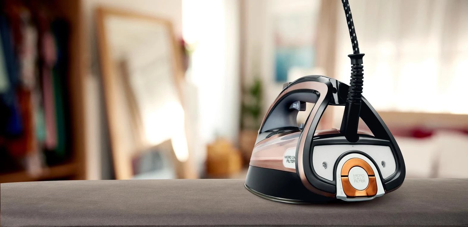 Garų lygintuvas Tefal Ultimate Pure FV9845E0 | 3200 W | Vandens talpa 350 ml | Juogas/rausvai auksinis