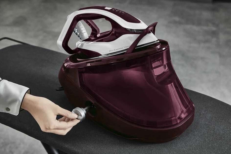 Garų lyginimo stotis Tefal Pro Express GV9810 | 3000 W | 1.2 L | 8.3 bar | Raudona