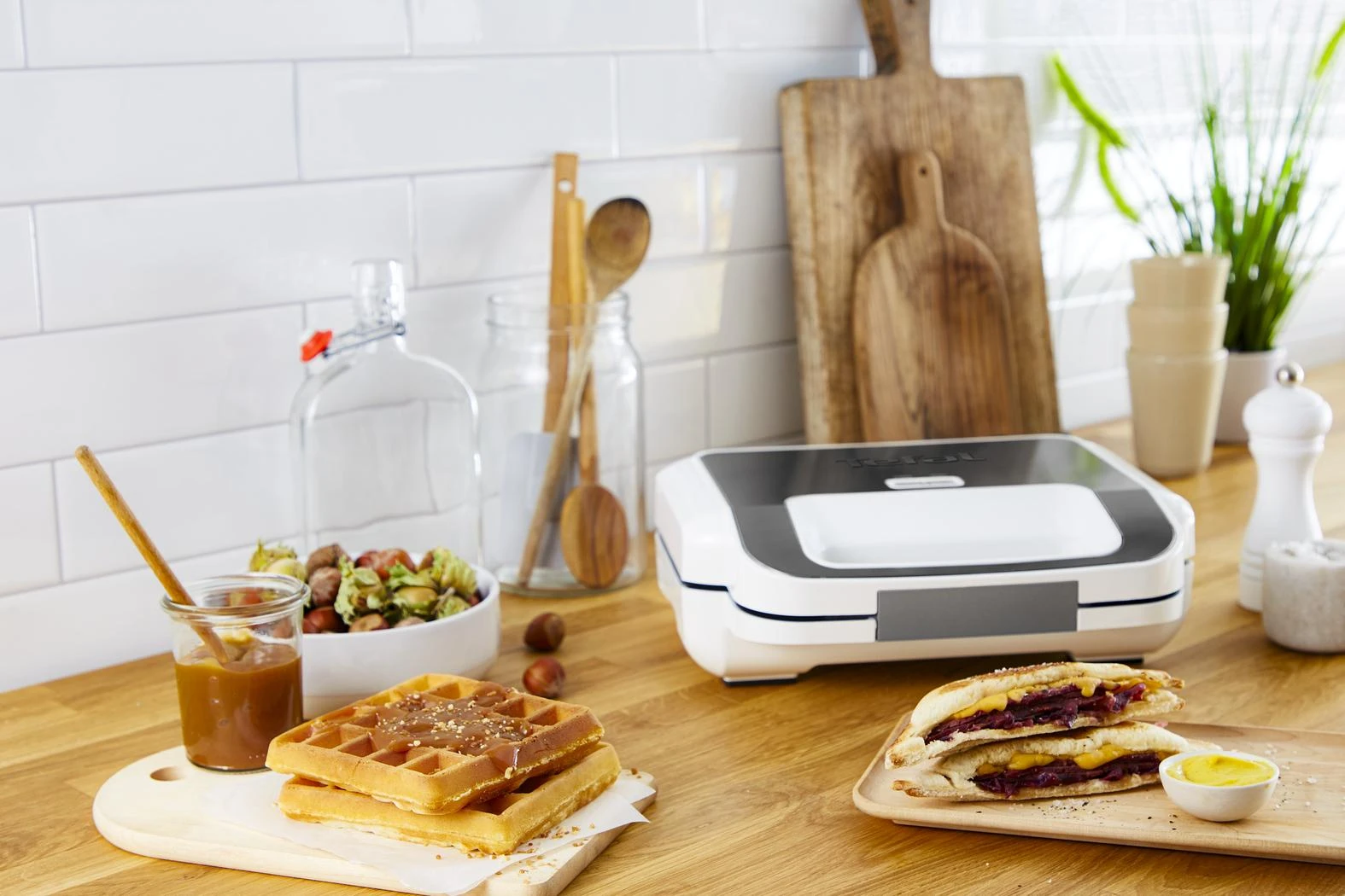 Sumuštinių keptuvas TEFAL | Vaflių gaminimo užkandis XL | SW701110 | 850 W | Kepinių skaičius 2 | Belgija | Baltas/Pilkas