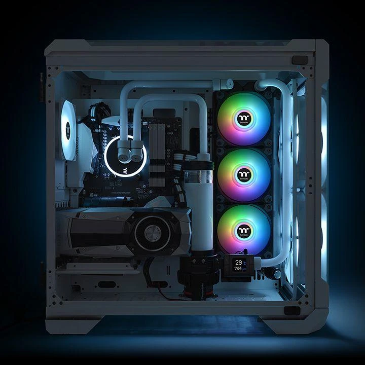 Thermaltake ventiliatoriai su RGB apšvietimu korpuse