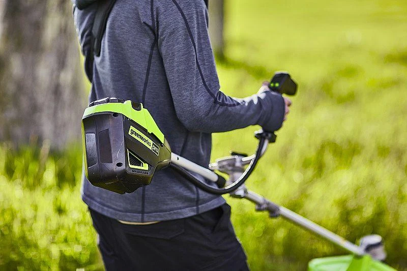 Greenworks GD60BCB  60V krūmapjovė 40 cm, su dviračio tipo rankena (be akumuliatoriaus ir kroviklio) aprašymas - Prekės nuotrauka