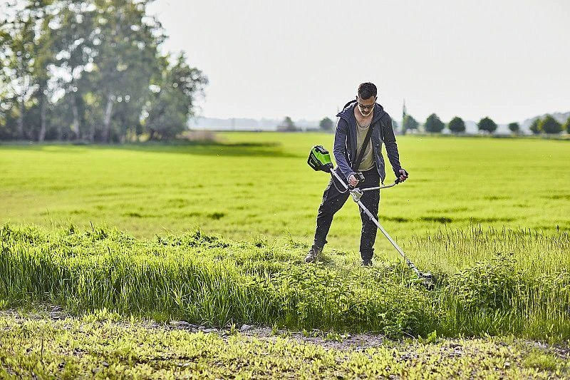 Greenworks GD60BCB  60V krūmapjovė 40 cm, su dviračio tipo rankena (be akumuliatoriaus ir kroviklio) aprašymas - Prekės nuotrauka
