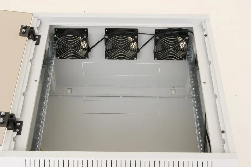 TRITON 19" vientisa spintelė 9U/600mm, nuimami šoniniai dangčiai