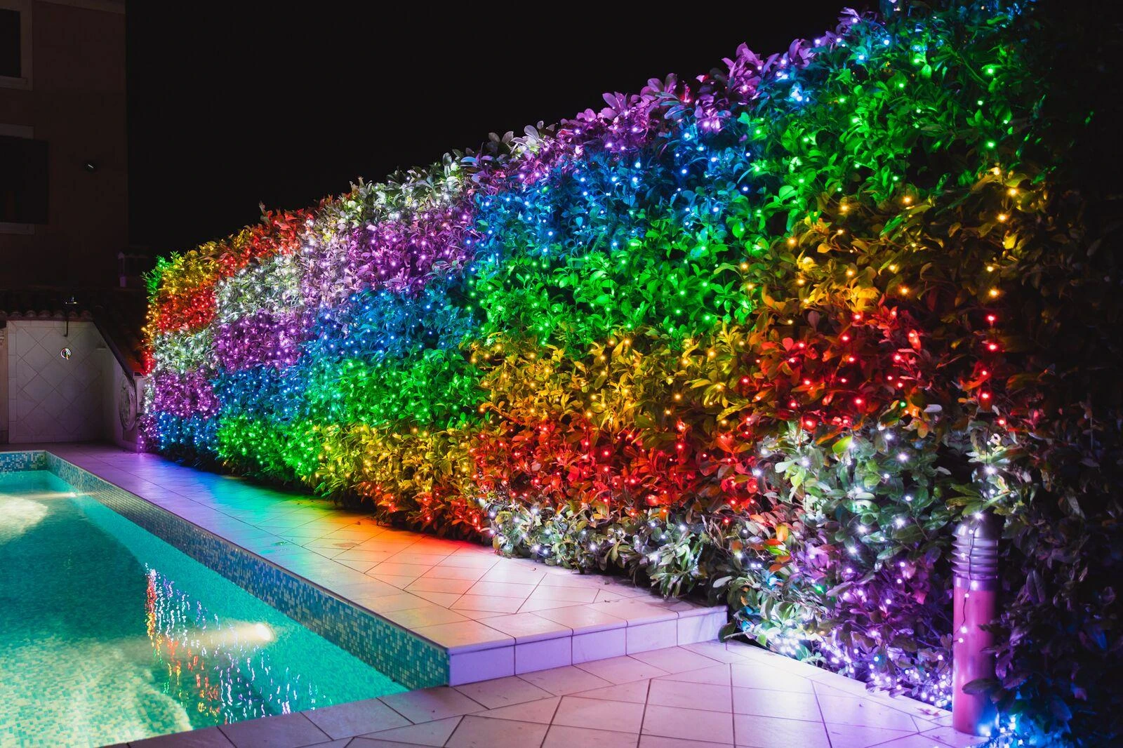 Kalėdinė išmanioji lempučių girlianda Twinkly Strings 250 LED RGB, daugiaspalvės