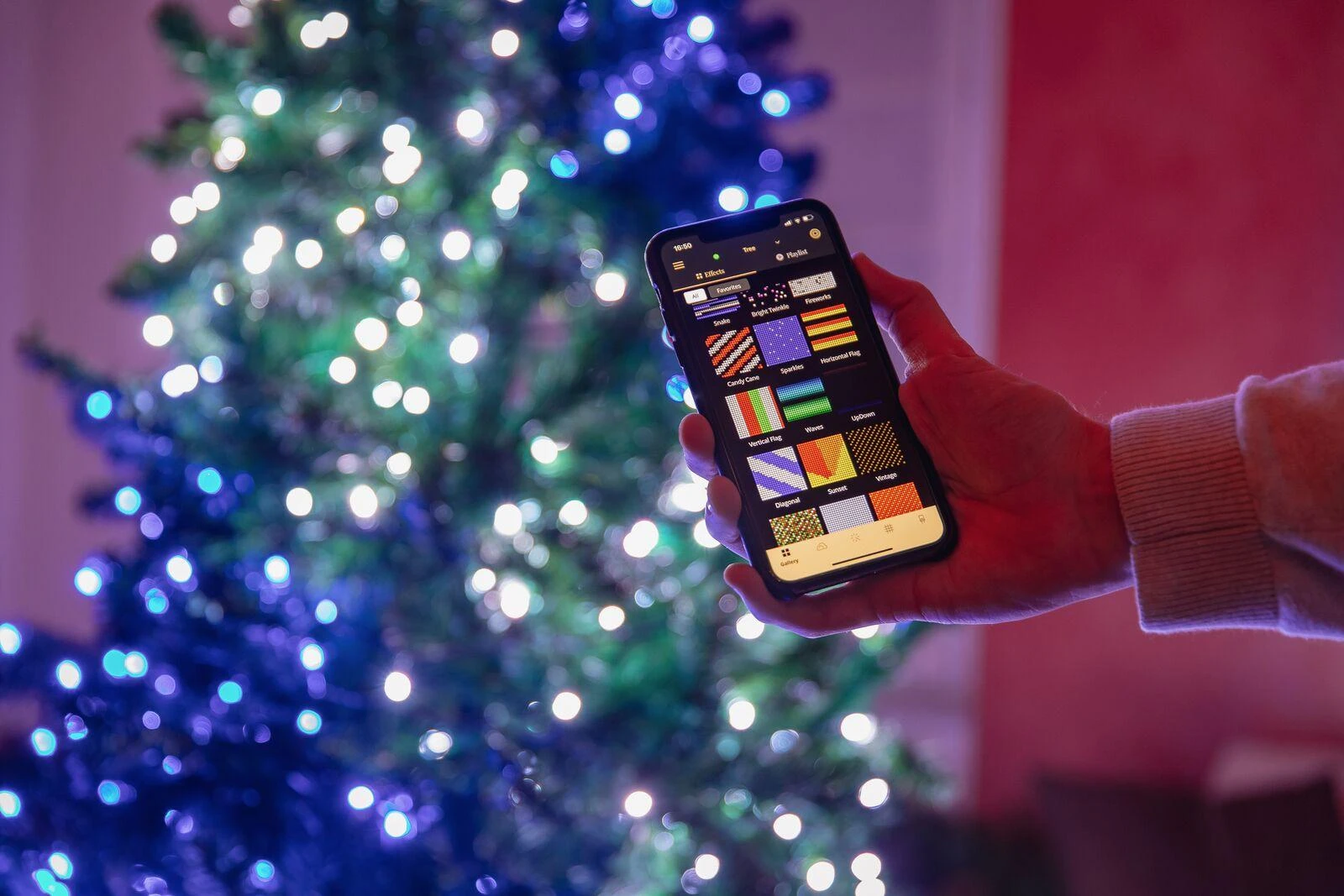 Kalėdinė išmanioji lempučių girlianda Twinkly Strings 250 LED RGB, daugiaspalvės
