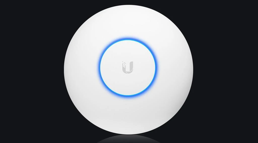 Maršrutizatorius UBIQUITI UAP-XG keturių radijo dažnių 802.11ac Wave 2 prieigos taškas 802.3bt PoE