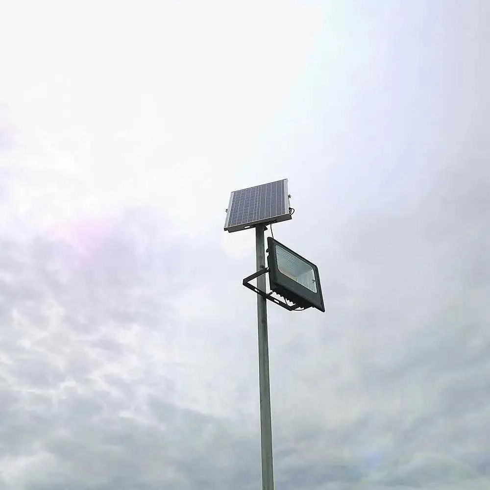 V-tac 16W LED prožektorius su saulės baterija.