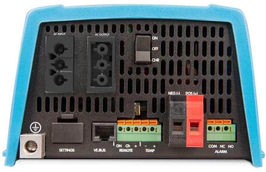 Victron MultiPlus 12V keitiklio galinė jungčių panelė