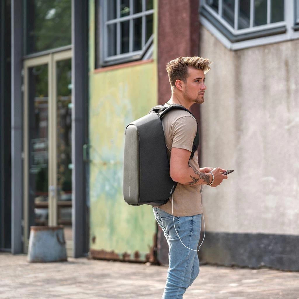 XD Design Kuprinė su apsauga nuo vagių Bobby Hero Regular (Juoda)