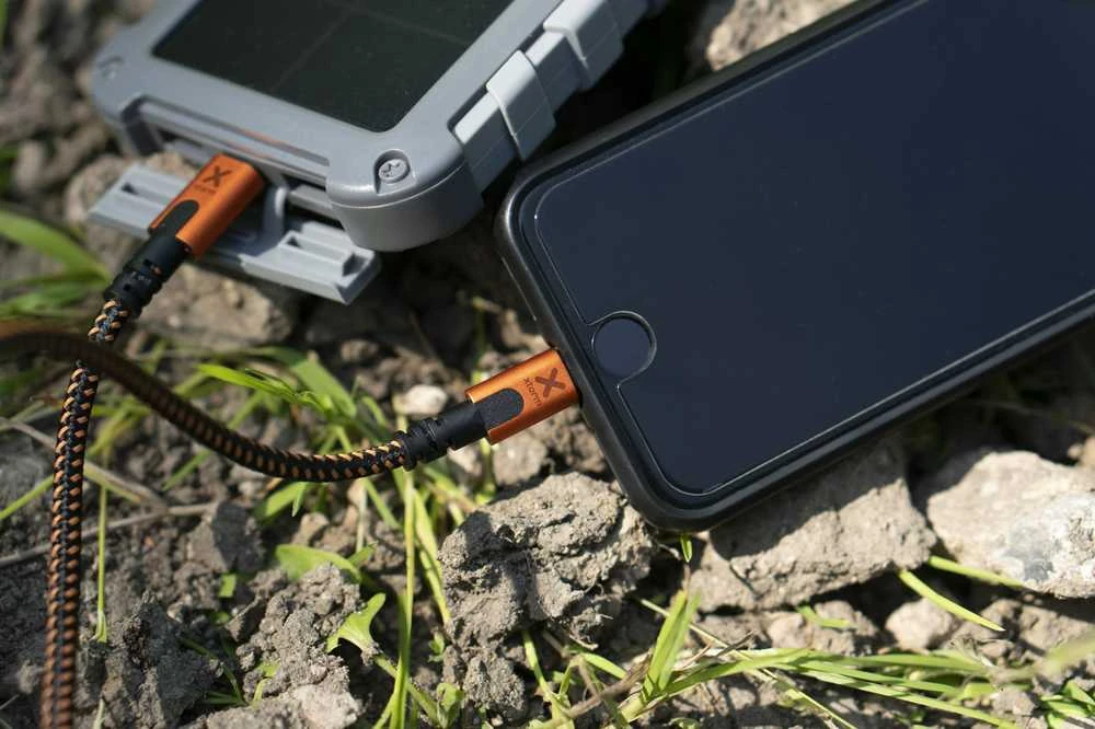 „Xtorm“ – FS405 20 W „Fuel“ serijos saulės energija varomas išorinis akumuliatorius, 10 000 mAh