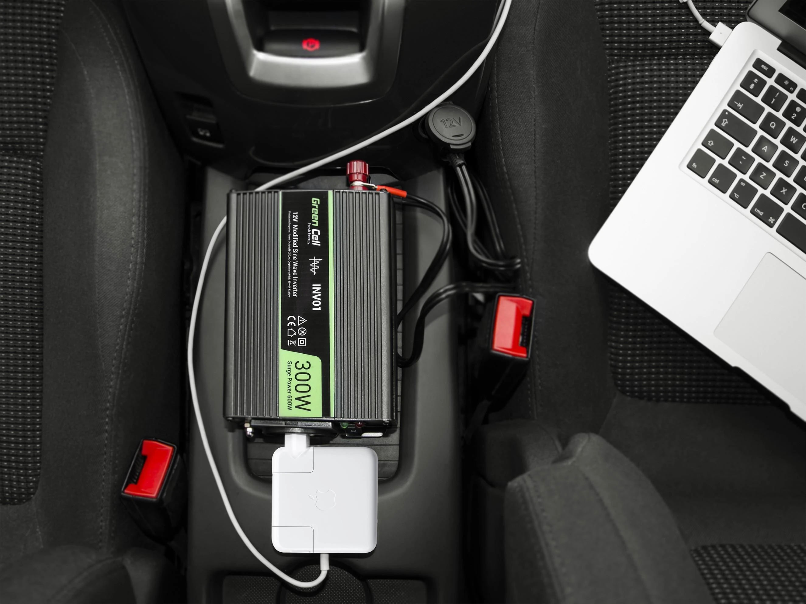 Green Cell Žalias Cell Inverteris 12V/230V 150W/300W modifikuota sinusinė išėjimo įtampa Žalias Cell