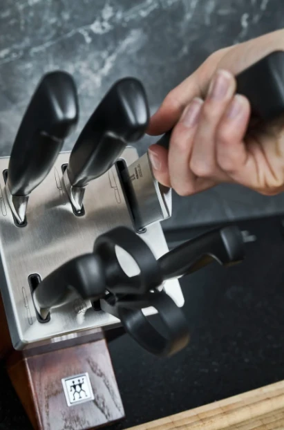 ZWILLING FOUR STAR 7 dalių tamsaus uosinio peilių rinkinys su KIS technologija