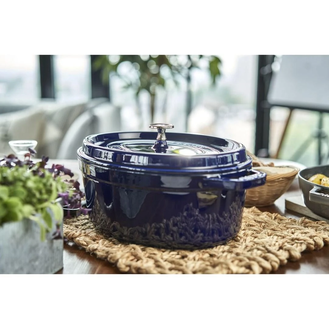 Staub Oval Cocotte, 29cm ketaus, tamsiai mėlyna