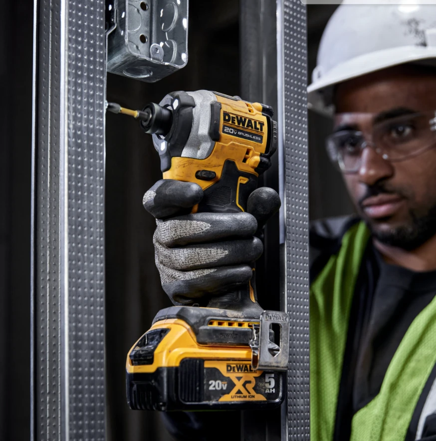 Akumuliatorinis smūginis suktuvas DEWALT 18V DCF850N-XJ be akumuliatoriaus ir kroviklio