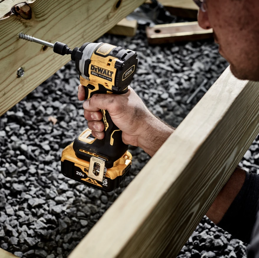 Akumuliatorinis smūginis suktuvas DEWALT 18V DCF850N-XJ be akumuliatoriaus ir kroviklio