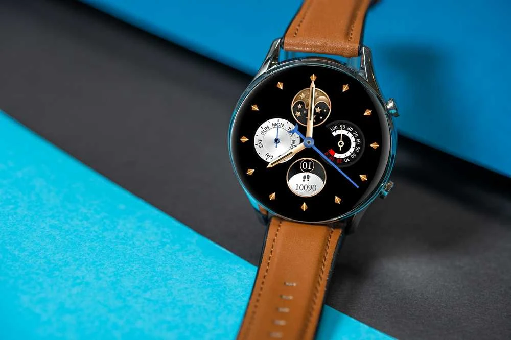 Išmanusis laikrodis Oro-med Gold Smart Fit 8 Pro, Sidabrinės spalvos korpusas su rudos spalvos dirželiu