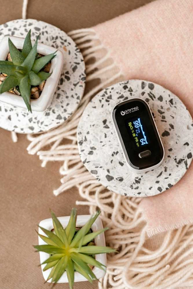 Oro-med Pulsoksimetras - Oromed PULS_ORO-OXIMETER Matuoja 2-100% SpO2, 30-250 bpm, OLED, Balta