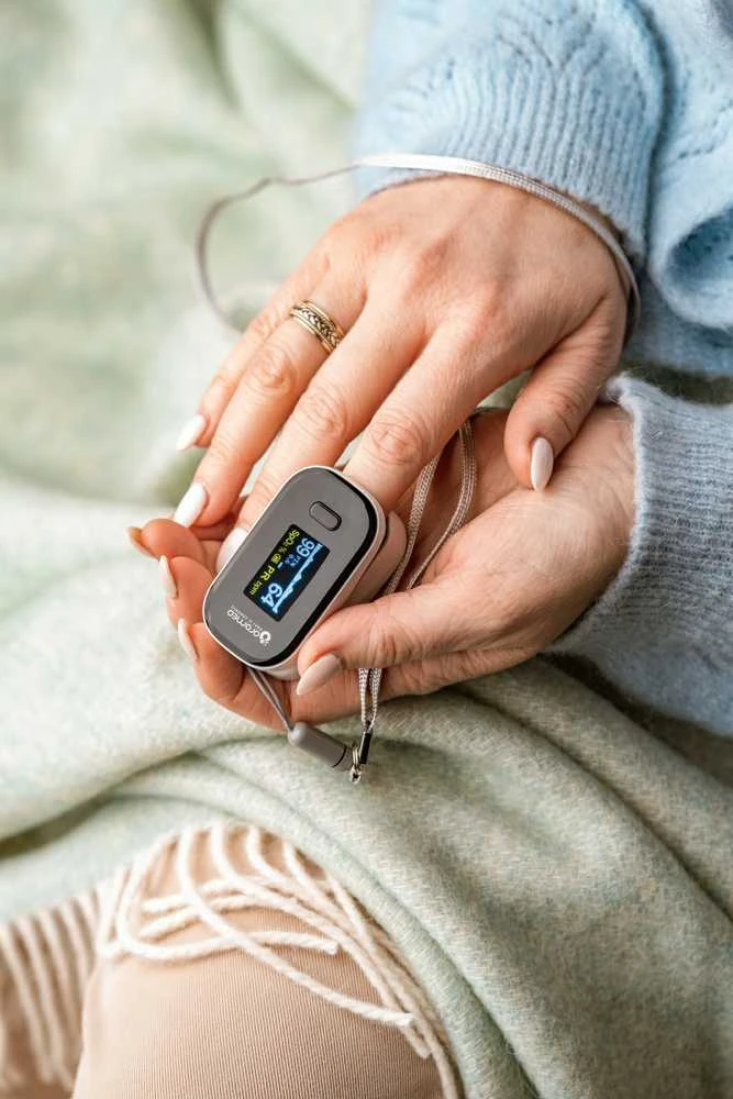 Oro-med Pulsoksimetras - Oromed PULS_ORO-OXIMETER Matuoja 2-100% SpO2, 30-250 bpm, OLED, Balta
