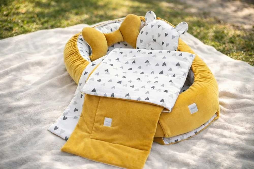 Baby Cocoon Premium 2in1 medvilnės/veliūro antklodės, čiužinio ir 2 pagalvių rinkinys