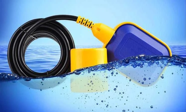 Universalus vandens siurblys su plūde ir filtru