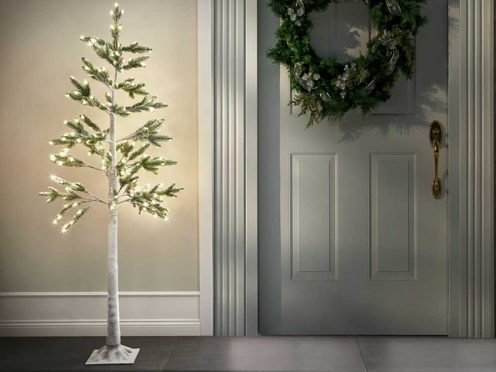 Beliani LED sodo dekoracija ALBIONI medelis 180 cm baltas