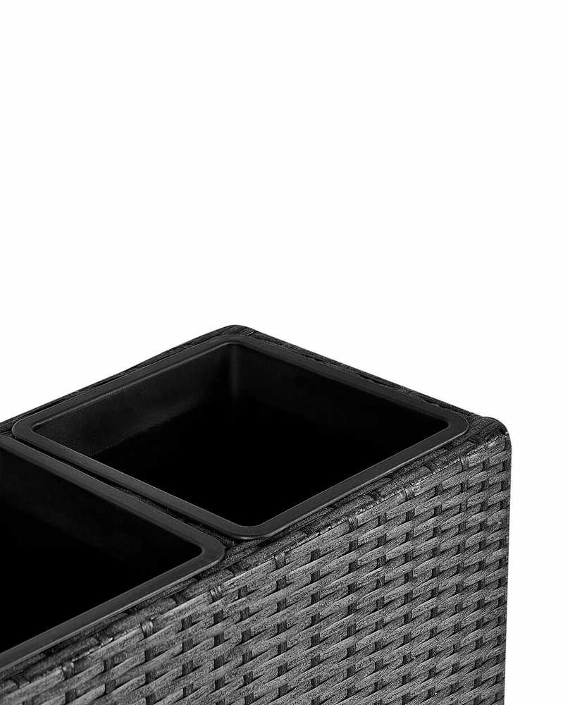 Beliani Gėlių vazonas CARAGANA su kojelėmis 77 cm juodas technorotangas