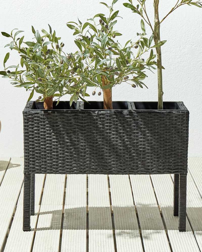 Beliani Gėlių vazonas CARAGANA su kojelėmis 77 cm juodas technorotangas