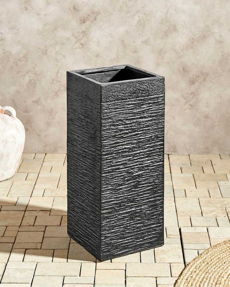 Beliani Gėlių vazonai DION 26 cm juodas