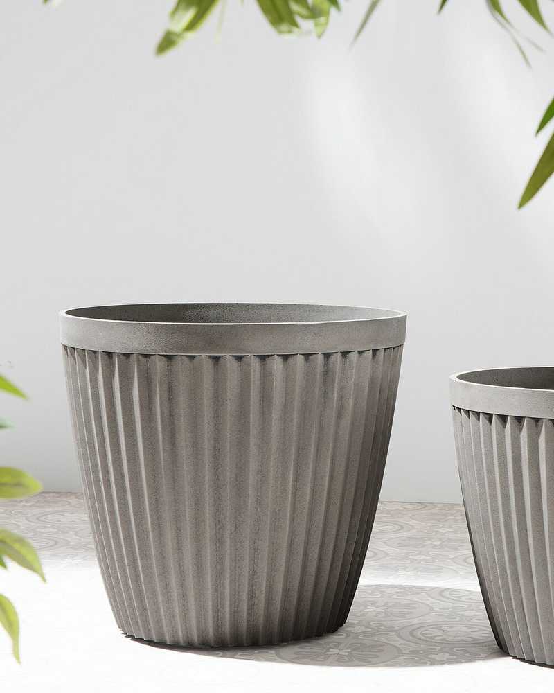 Beliani Gėlių vazonas POKA 44 cm pilkšvai smėlio spalvos