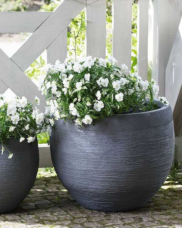 Beliani Gėlių vazonas ZAKROS 50 cm pilkas