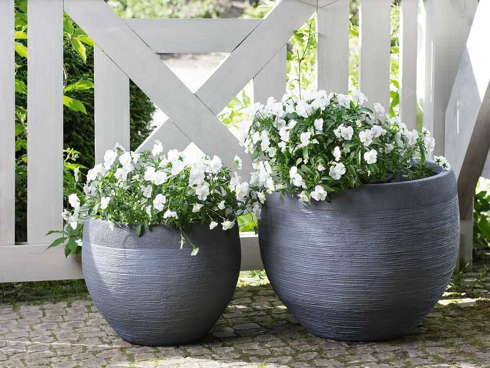 Beliani Gėlių vazonas ZAKROS 50 cm pilkas