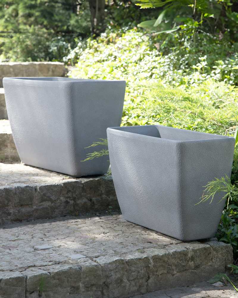 Beliani Gėlių vazonas BARIS 74 cm pilkas