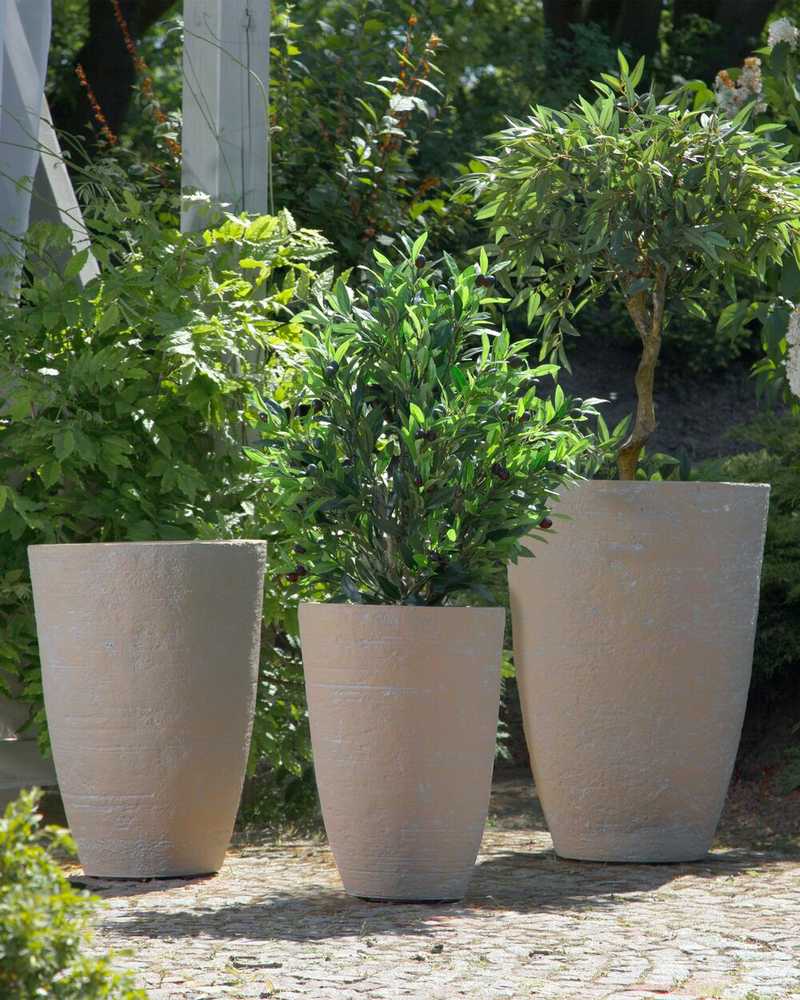 Beliani Gėlių vazonas CAMIA 43 cm smėlio spalvos